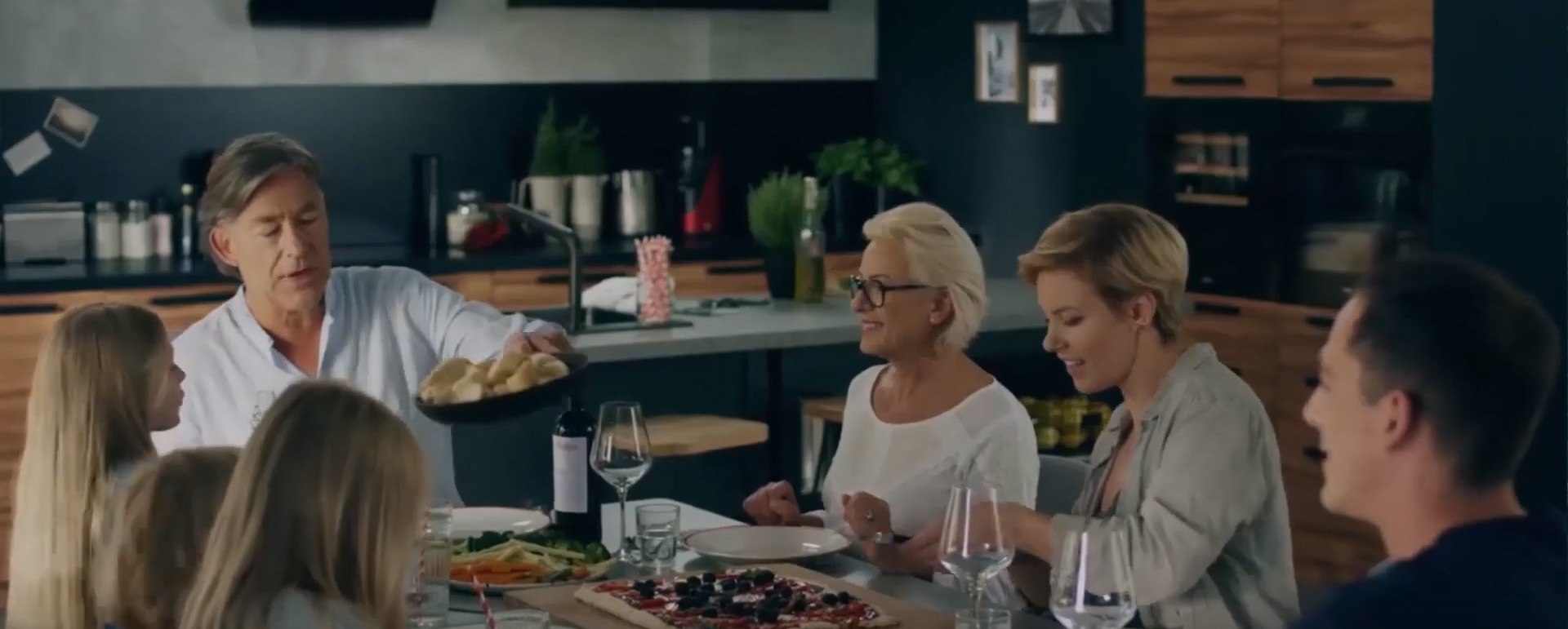 Pogledajte video i saznajte više o grupaciji Amica.